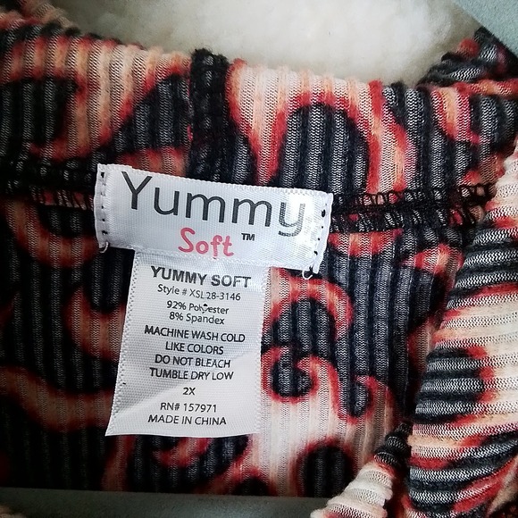 Yummy Soft Plus Size Cropped Hoodie Size 2X in Black Orange Red Flame Design‎ - Picture 9 of 10